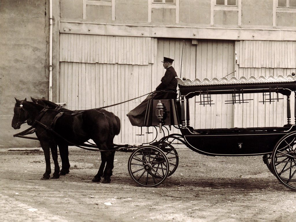 Corbillard à Lyon au début du 20ème siècle © Pôle funéraire public de Lyon